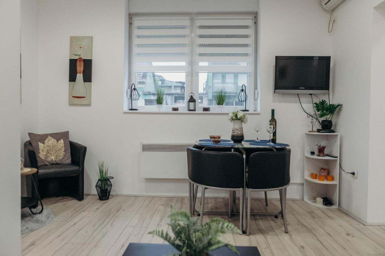 Holy Appartement Ðakovo Buitenkant foto