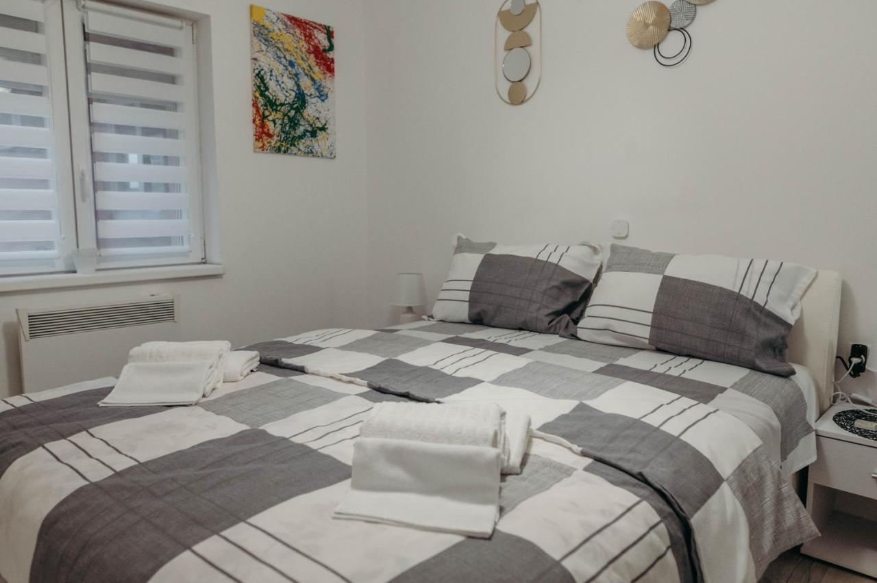 Holy Appartement Ðakovo Buitenkant foto